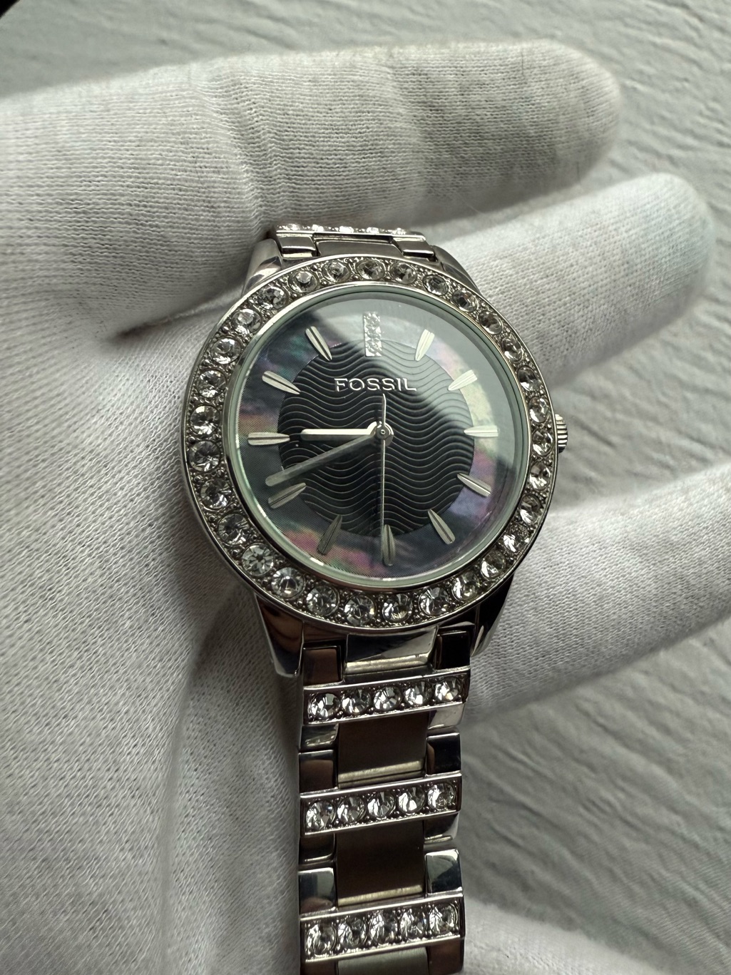 Nwot Fossil Jesse Black Guilloche With Mother Of Pearl Dial 34mm Quartz Watch Nwot Fossil Jesse Black Guilloche With Mother Of Pearl Dial 34mm Quartz Watch